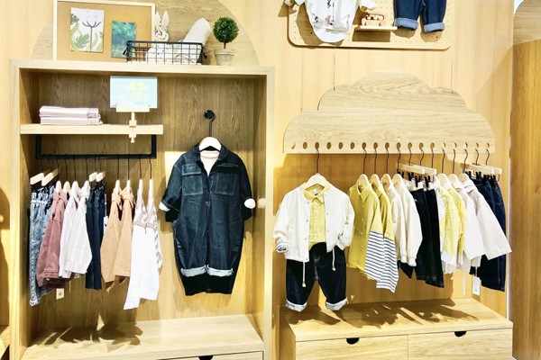 DC童装店铺展示