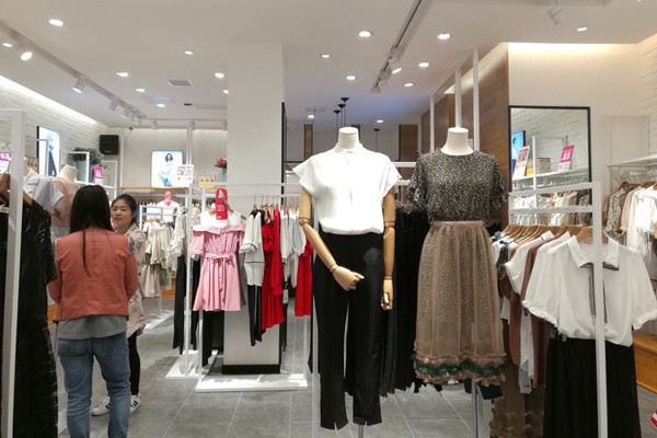 速范女装店铺形象