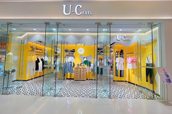 U女装店铺形象