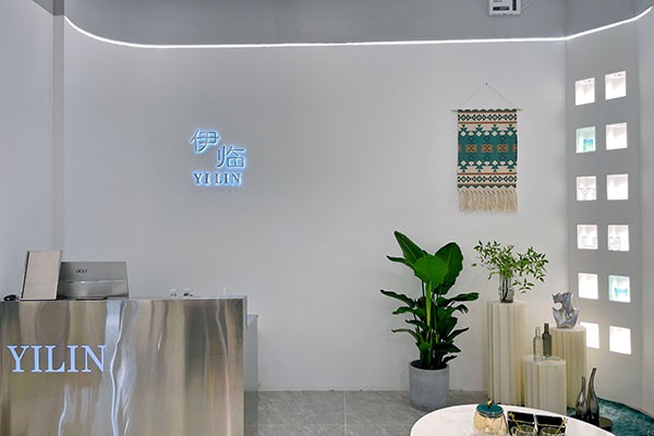 伊临女装店铺形象