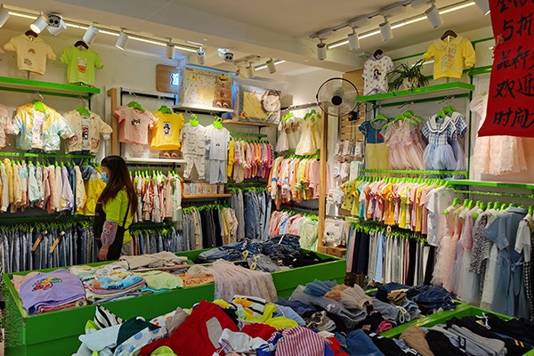 童图童装店铺展示