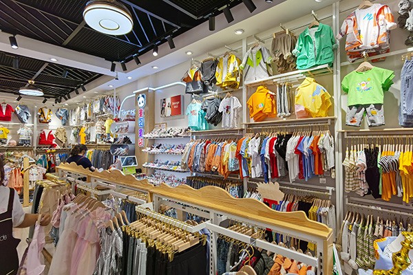 童图童装店铺展示