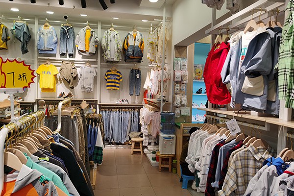 童图童装店铺展示