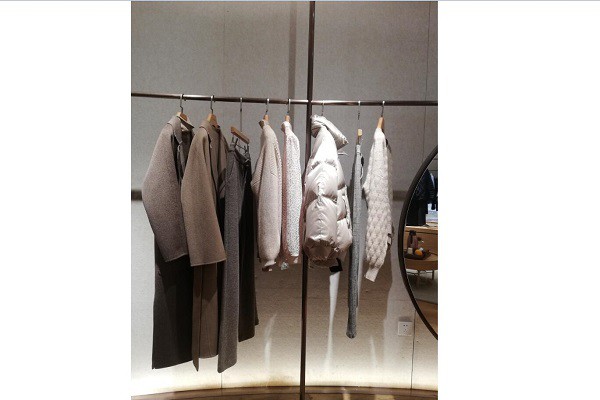 SUYAN溯岩女装店铺形象