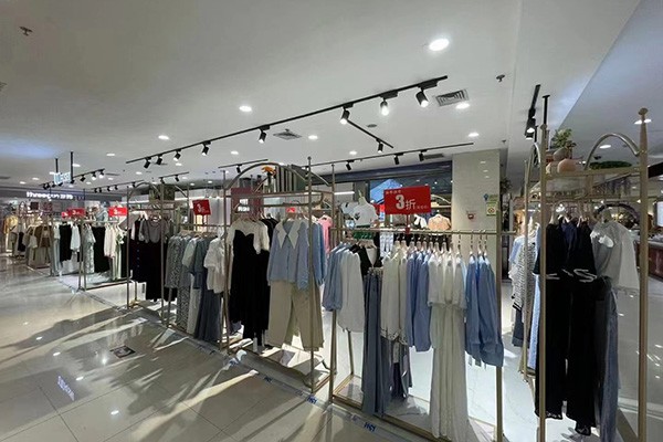 UUFUSHI女装店铺形象