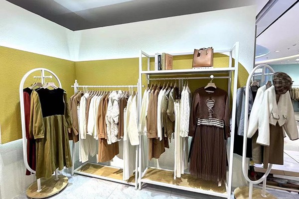 CCFUSHI女装店铺形象