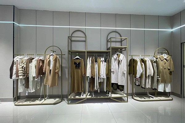 淑时尚女装店铺形象