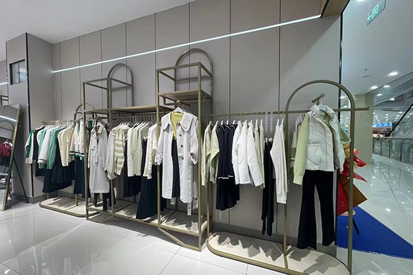 淑时尚女装店铺形象