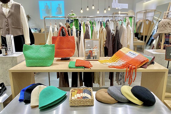 蒂蒂猫女装店铺形象