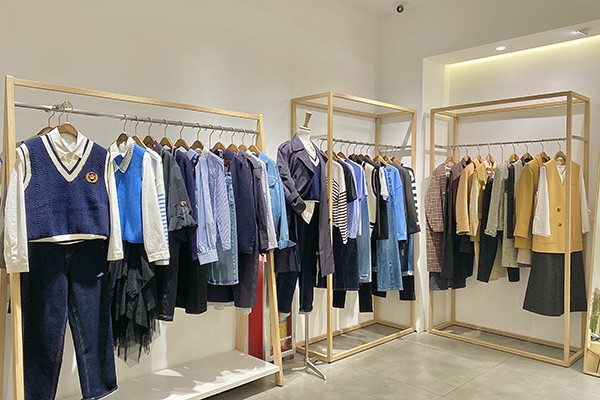 蒂蒂猫女装店铺形象