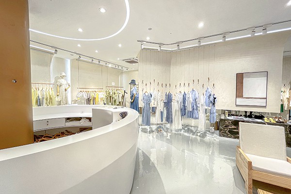 闻讯女装店铺展示