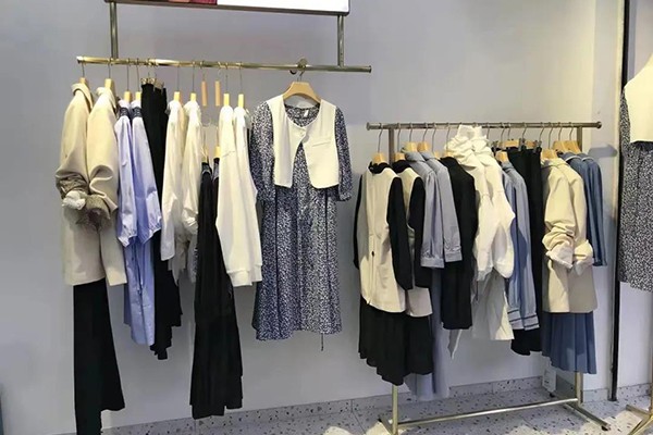 潘洛希女装店铺展示