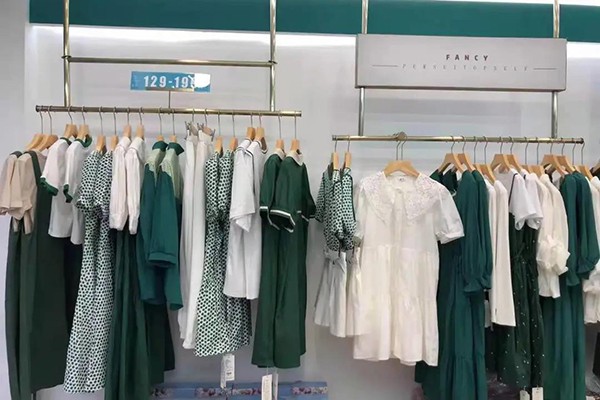 潘洛希女装店铺展示