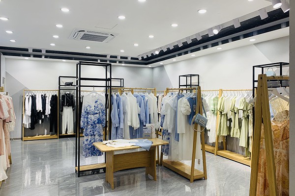 罘装惠女装店铺形象