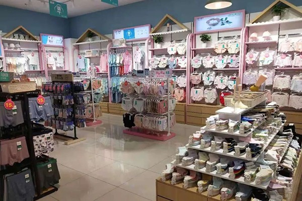 棉适尚内衣店铺展示