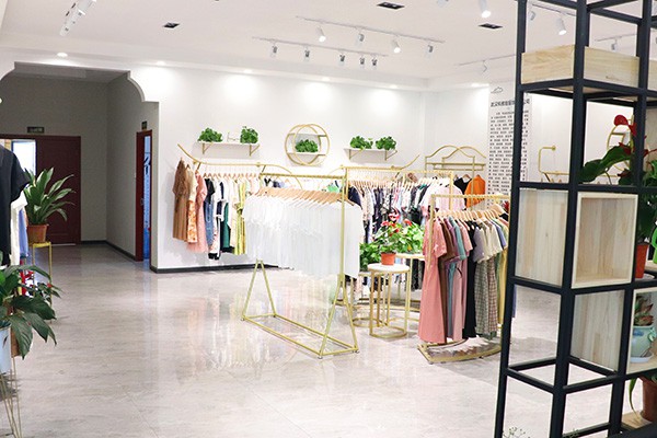 枫雅嫚女装店铺展示