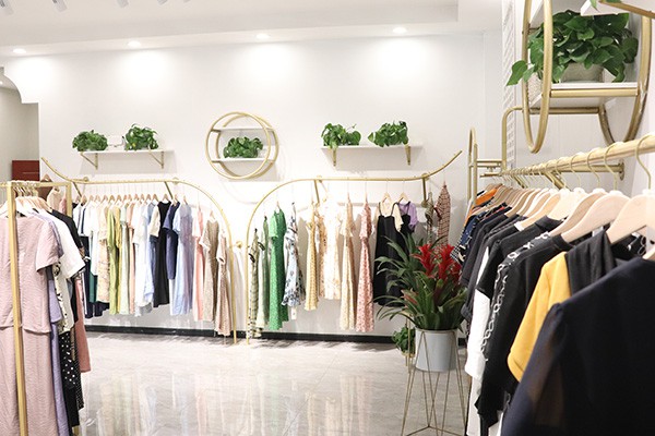 枫雅嫚女装店铺展示