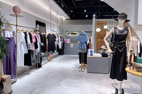 NONO女装店铺展示