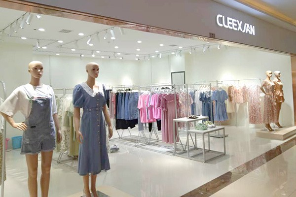 集娴女装店铺形象