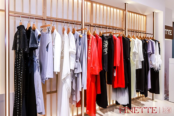 纷丽女装店铺展示