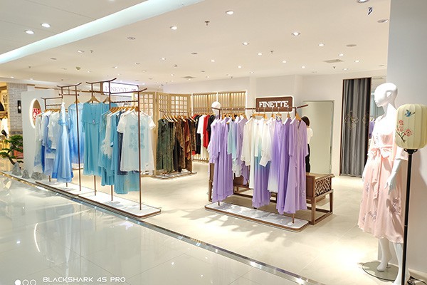 纷丽女装店铺形象