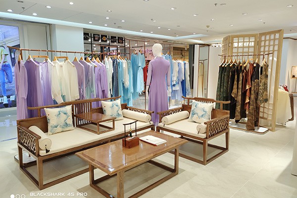 纷丽女装店铺展示