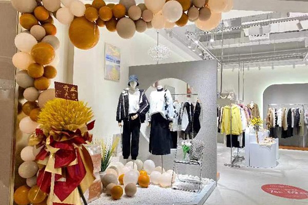 尼赫菲女装店铺形象