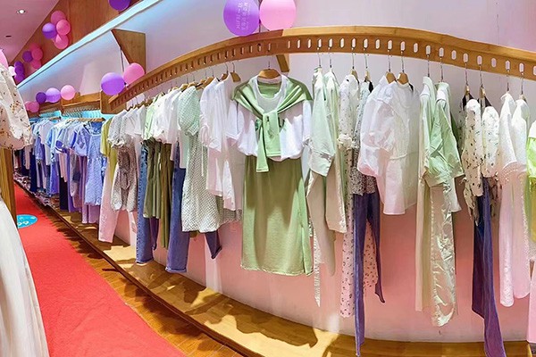 HiF韩一坊女装店铺展示