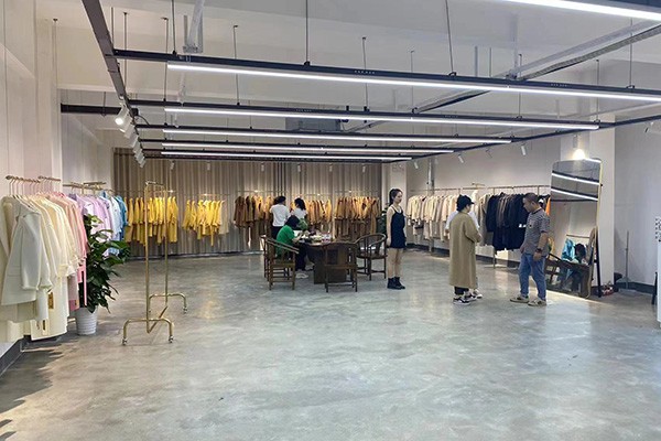 1CM女装店铺展示