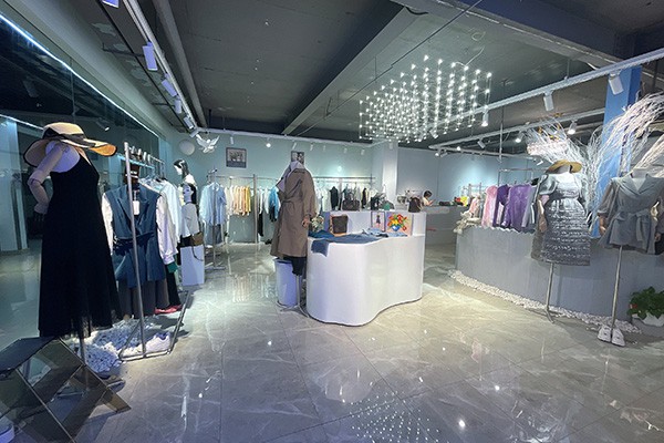 简诣女装店铺展示