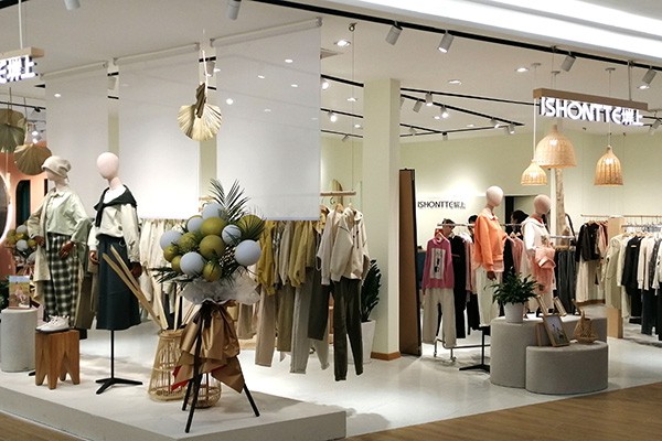 堓上女装店铺形象