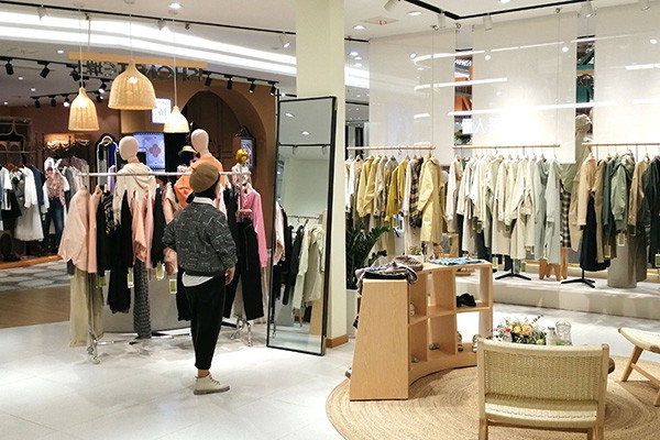 堓上女装店铺形象