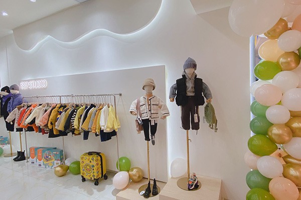 拾恩初＆番薯片童装店铺形象