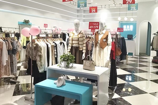俏米图女装店铺形象