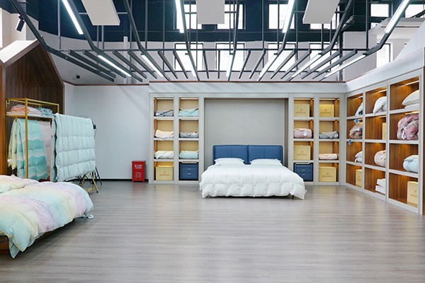 蔚羽童装店铺展示