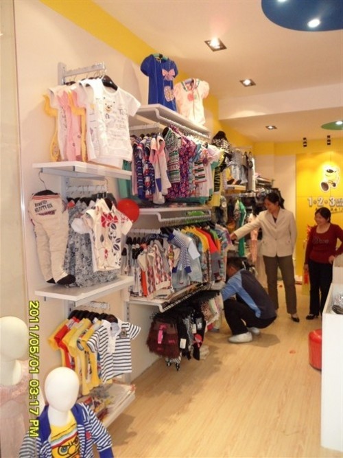 1+2＝3童装店铺
