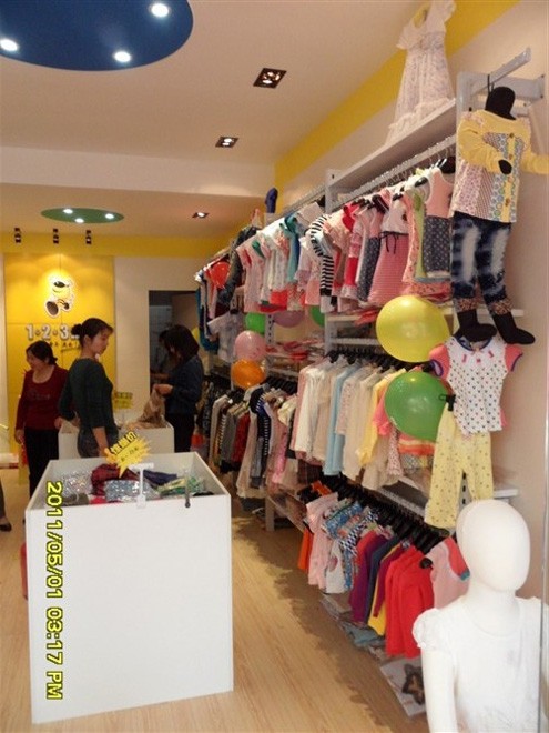 1+2＝3童装店铺