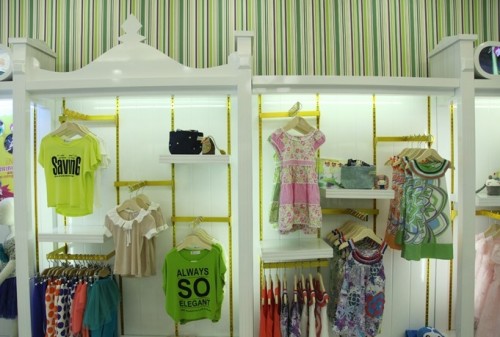 宝贝丫榜样童装店铺