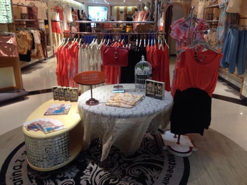 费莲娜.郑-FARINA.Z店铺