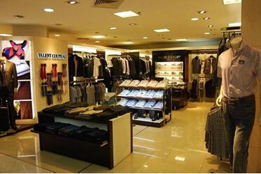 华伦天奴-Valentino店铺