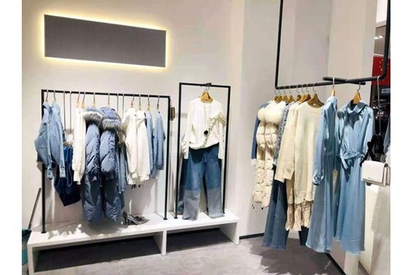 VOGUE CREATECH店铺