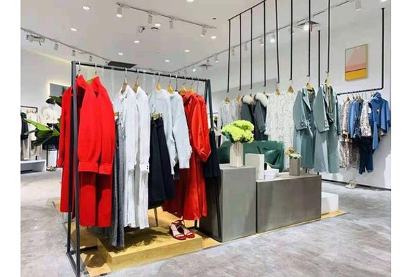 VOGUE CREATECH店铺