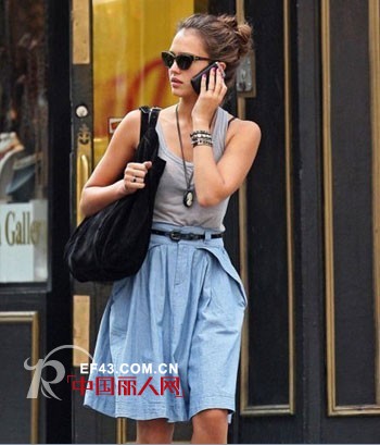 浪漫一夏 女星挚爱单宁牛仔裙