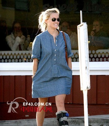 浪漫一夏 女星挚爱单宁牛仔裙