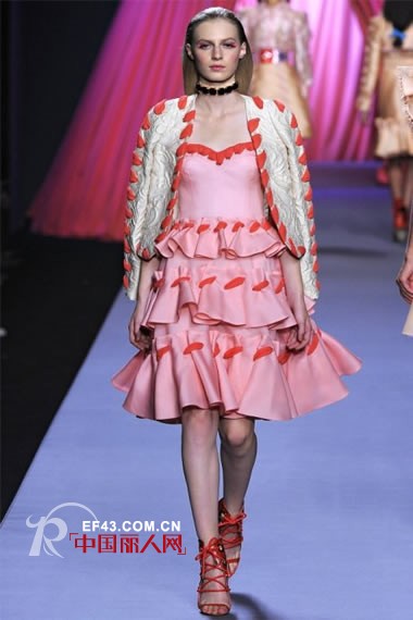 甜甜的芭比娃娃 维果罗夫2012春夏女装秀