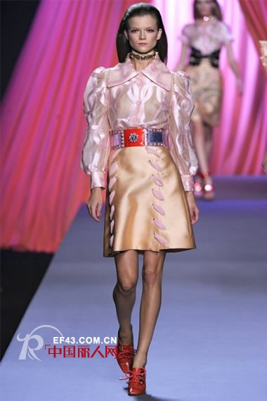 甜甜的芭比娃娃 维果罗夫2012春夏女装秀
