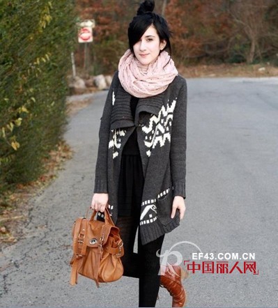 妙用裤袜多层次搭拉长美腿 妙用裤袜多层次搭拉长美腿