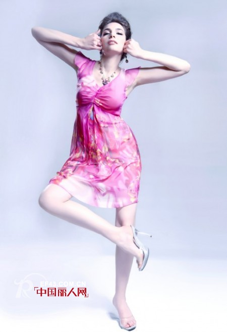 艾文服装携全体员工祝所有加盟商和新老客户新年快乐,万事如意