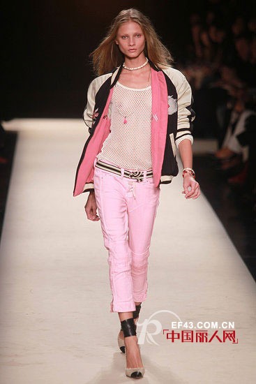 至IN中性棒球夹克成新宠