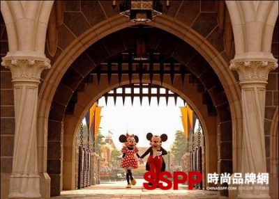 米老鼠穿“唐装”会不会水土不服?